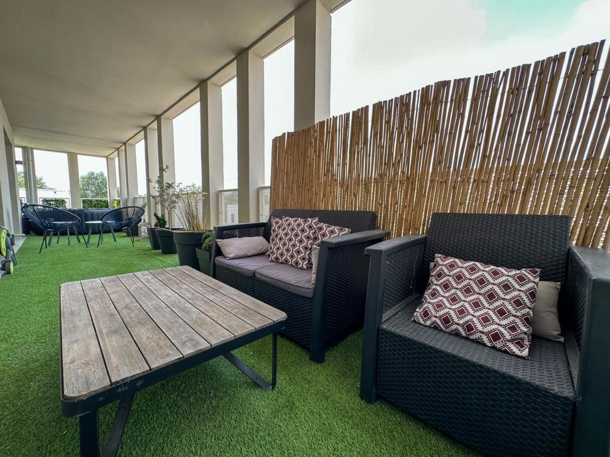 Loggia Dream Jacuzzi Apartment Montevrain Exterior photo